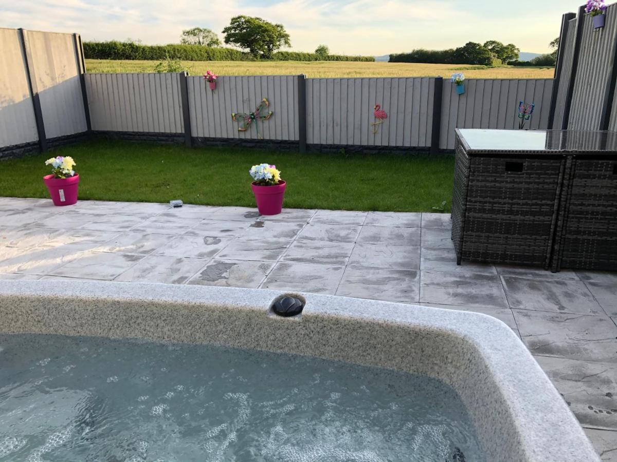 Dwylig Isa Holiday Cottages Rhuddlan Extérieur photo