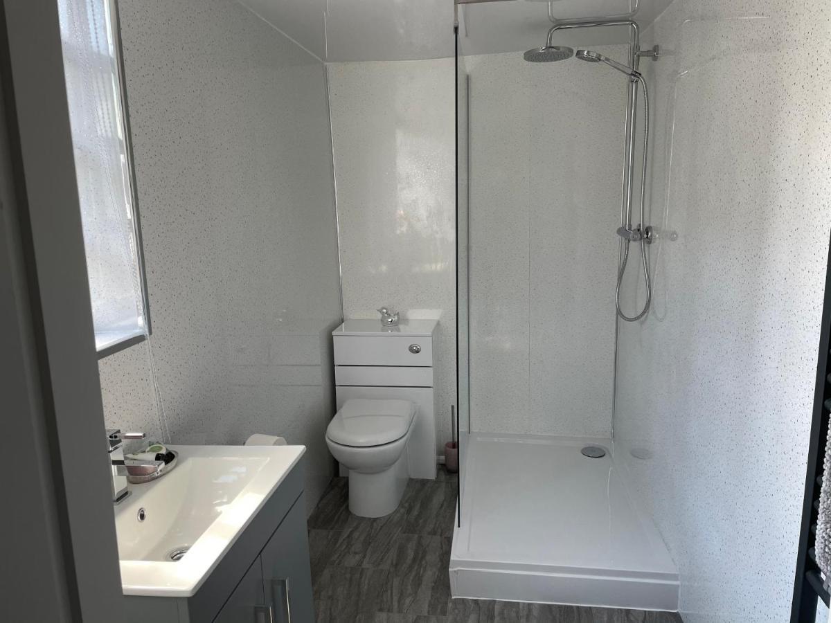 Dwylig Isa Holiday Cottages Rhuddlan Extérieur photo