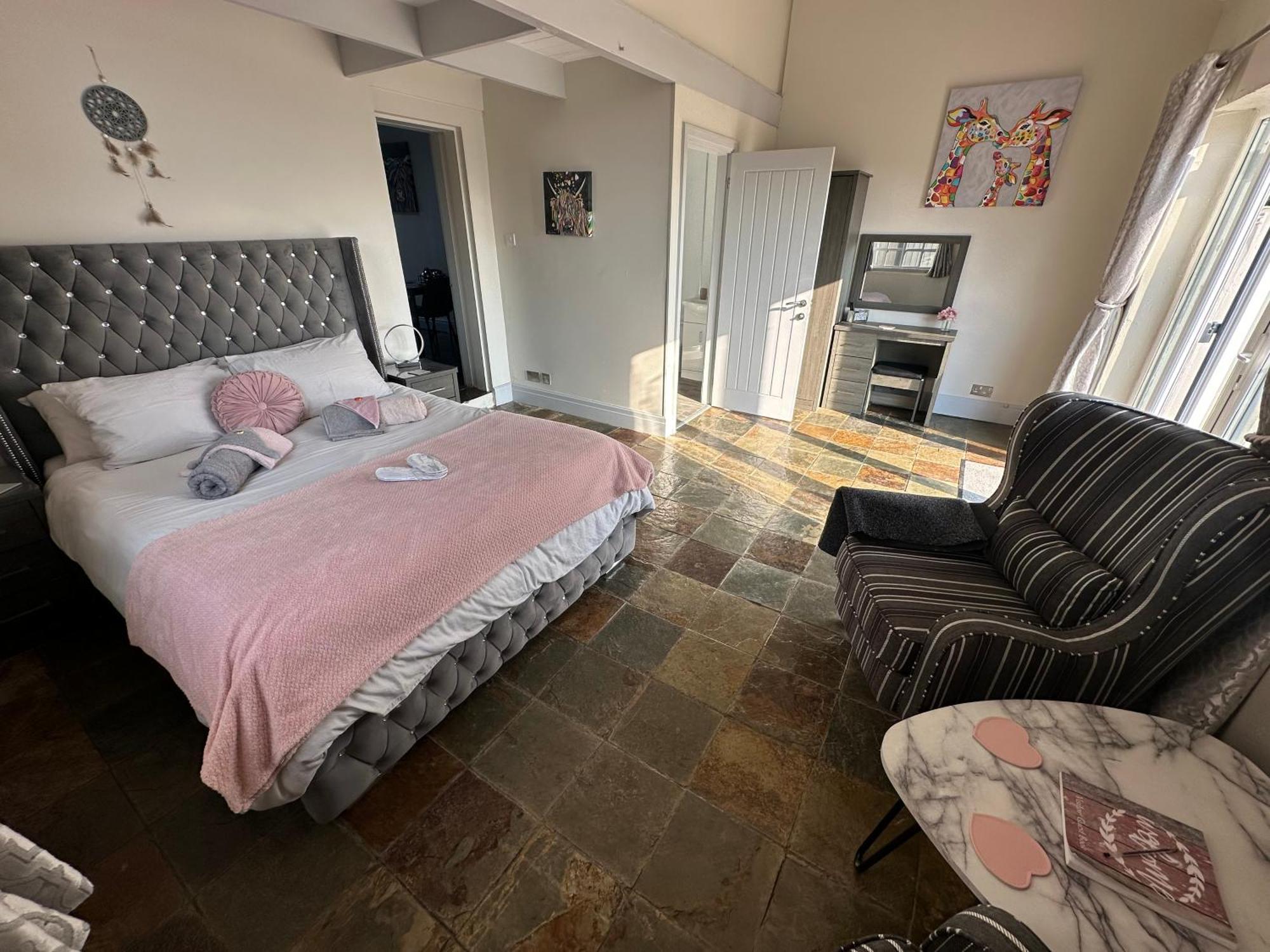 Dwylig Isa Holiday Cottages Rhuddlan Chambre photo