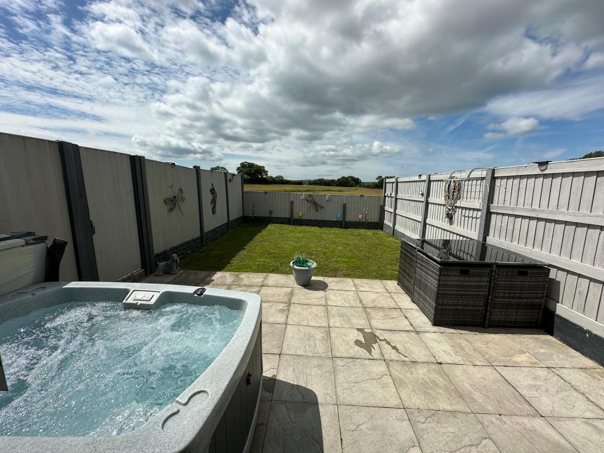 Dwylig Isa Holiday Cottages Rhuddlan Extérieur photo