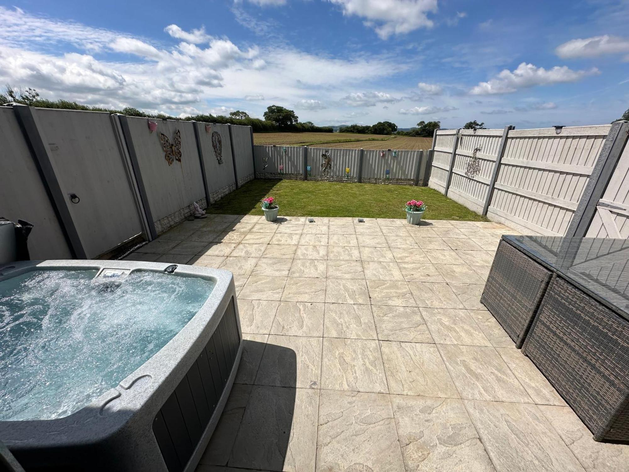 Dwylig Isa Holiday Cottages Rhuddlan Extérieur photo